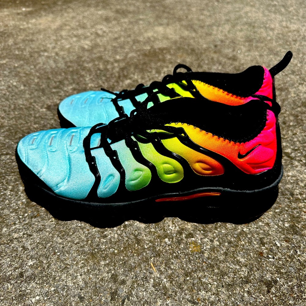 Nike Air Vapormax Plus bleached aqua/tropical sunset size 8.5